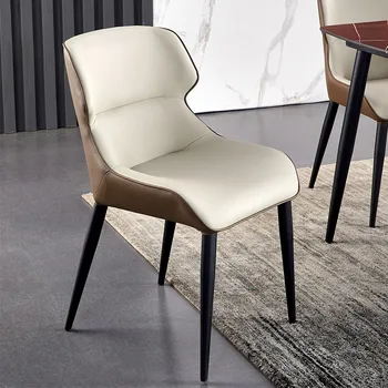 Минималистичное кожаное кресло с художественной спинкой для роскошного домашнего использования