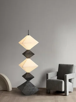Итальянский торшер для гостиной, постмодернистский минималистский дизайн, Высококачественные диванные боковые черные атмосферные лампы в минималистском стиле