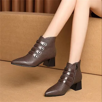 Женские модные осенне-зимние ботинки милого коричневого цвета на квадратном каблуке, женские повседневные черные удобные ботинки с острым носком, Botas Femininas E529