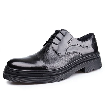 Мужская официальная кожаная обувь британского удобного дизайна из натуральной кожи с модным тиснением, подчеркивающая тренд мужской обуви-дерби, новинка